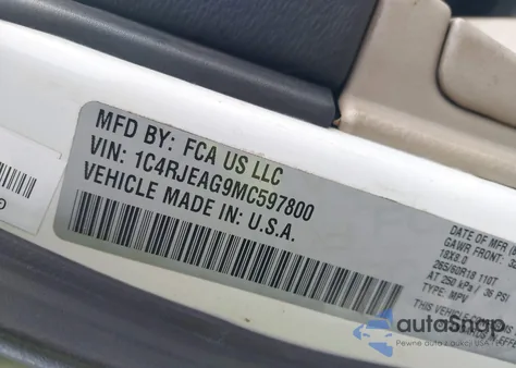 2021 Jeep Grand Cherokee Laredo E 4X2 из США, поврежденный, VIN 1C4RJEAG9MC597800